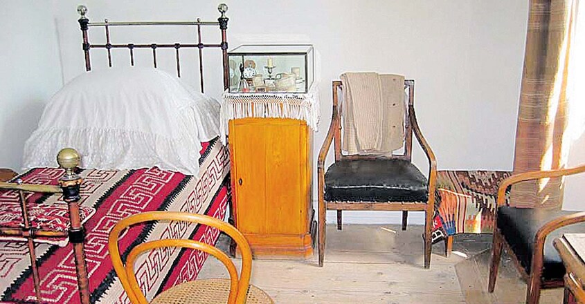 TOLSTOY BEDROOM TOLSTOY BEDROOM